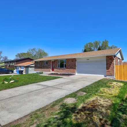 Image 3 - 5167 Applewood Drive, Taylorsville, UT 84129, USA - House for sale