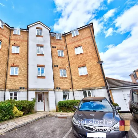 Rent this 2 bed apartment on Huron Road in Turnford, EN10 6FT