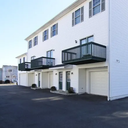 Rent this 2 bed townhouse on 14 Dora Street in Stamford, CT 06902