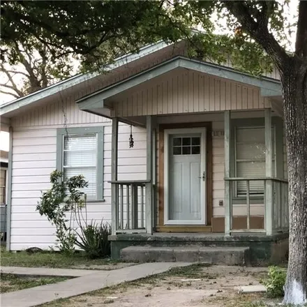 Rent this 3 bed house on 678 East 13th Street in Mission, TX 78572