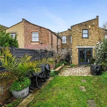 Image 9 - Tay House, 50 St Stephen's Road, Old Ford, London, E3 5JH, United Kingdom - Townhouse for sale