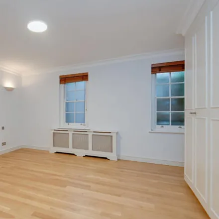 Image 7 - 17 Grove End Road, London, NW8 9HL, United Kingdom - House for rent
