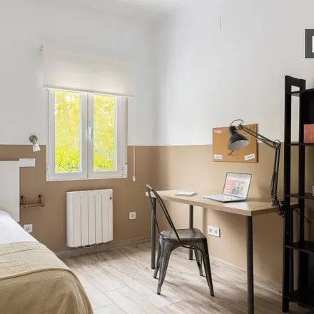 Rent this 3 bed room on Colegio de Educación Infantil y Primaria Ortiz Echagüe in Calle Titulcia, 28903 Getafe