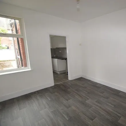 Image 3 - Churchill Street, Leicester, LE2 1GJ, United Kingdom - Townhouse for rent