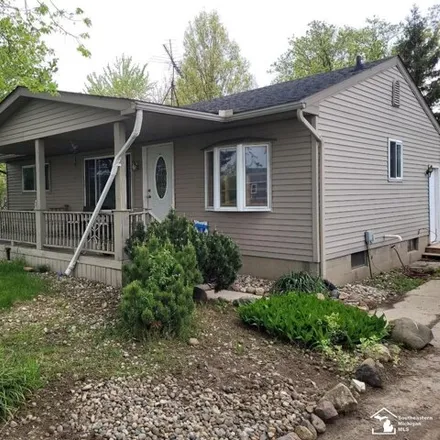 Buy this 3 bed house on 6534 South Stoney Creek Road in Frenchtown Charter Township, MI 48162