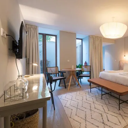 Rent this 1 bed apartment on Porto