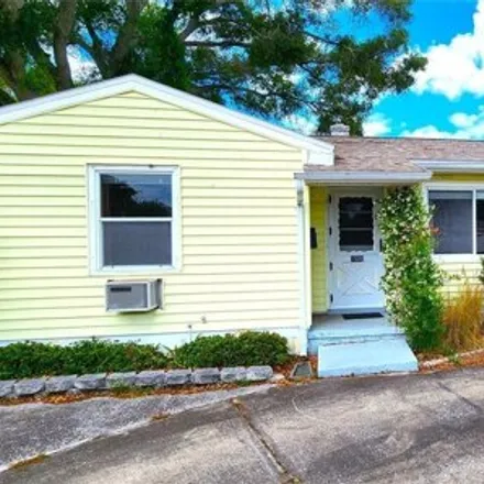 Buy this 2 bed house on 58th Street North & 15th Avenue North in 58th Street North, Saint Petersburg