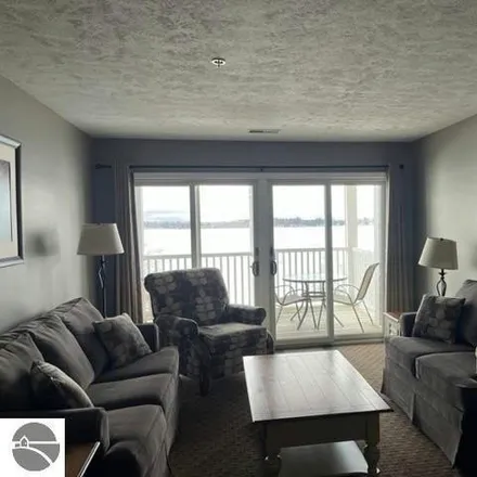 Image 4 - 1258 Sunnyside Drive, Cadillac, MI 49601, USA - Condo for sale