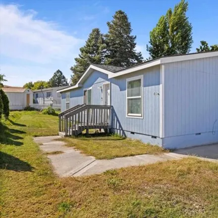 Buy this studio apartment on South Palouse Street in Kennewick, WA 99337