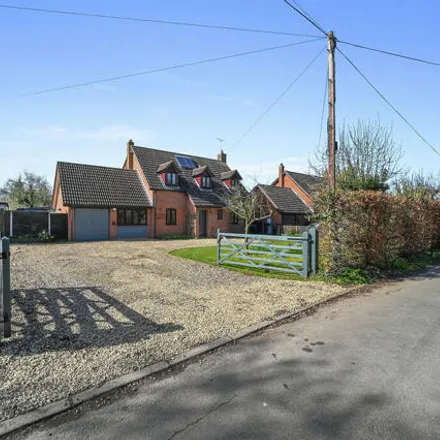Buy this 4 bed house on Crossroads in Wetheringsett Road, Mid Suffolk