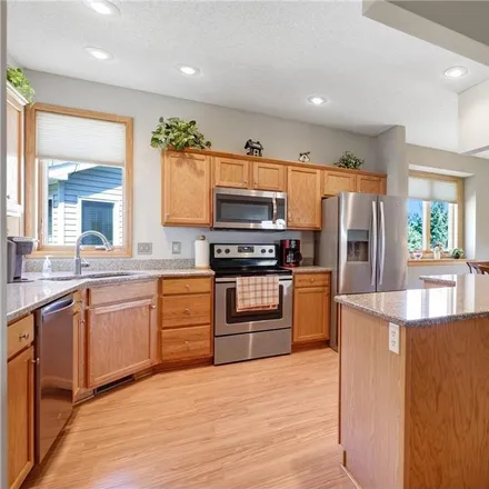 Image 3 - 755 Regent Drive, Shakopee, MN 55379, USA - Townhouse for sale