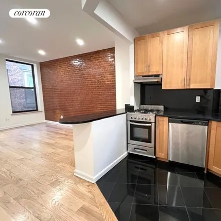 Rent this 3 bed apartment on 149 East 81st Street in New York, NY 10028