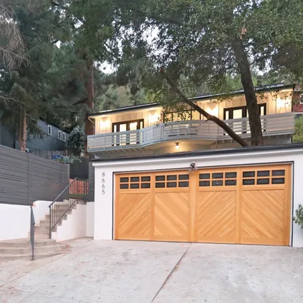 Image 3 - 8865 Lookout Mountain Avenue, Los Angeles, CA 90046, USA - House for sale