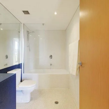 Image 2 - Central Private Hotel, 358 Elizabeth Street, Surry Hills NSW 2010, Australia - Apartment for rent