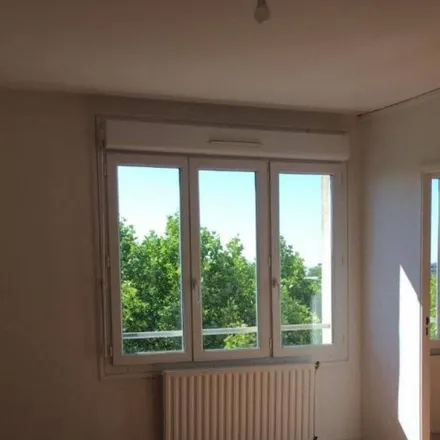 Rent this 3 bed apartment on 19 Chemin du Canal in 31400 Toulouse, France