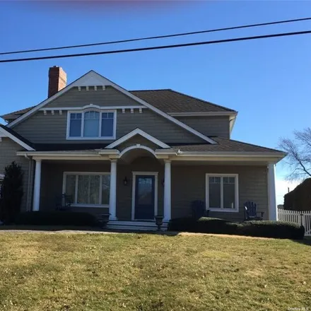 Rent this 4 bed house on 29 Whiting Road in Southampton, East Quogue