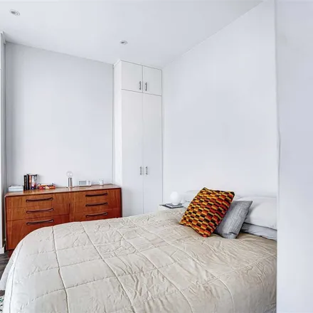 Image 4 - 5 Rock Avenue, London, SW14 8PG, United Kingdom - Apartment for rent