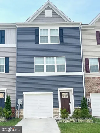 Rent this 3 bed townhouse on 925 North Queen Street in Martinsburg, WV 25404
