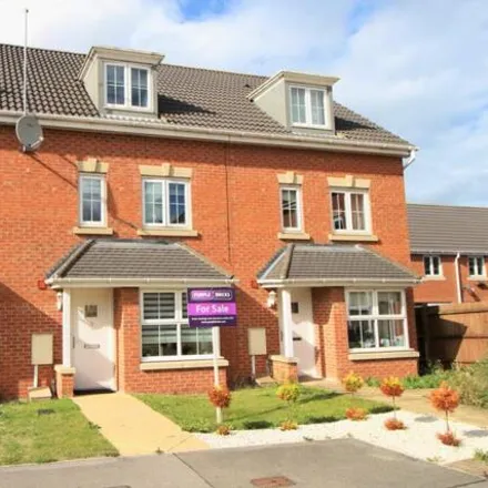 Image 2 - Robin Road, Great Oakley, NN18 8FH, United Kingdom - Townhouse for sale