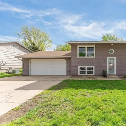Buy this 4 bed house on 4192 South Palisade Lane in Sioux Falls, SD 57106