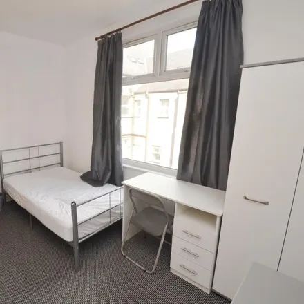 Image 4 - Pine Grove, Victoria Park, Manchester, M14 5QG, United Kingdom - Room for rent