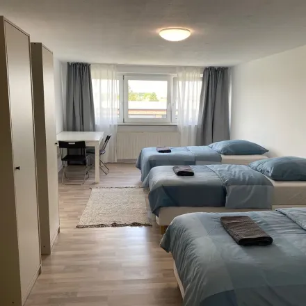 Rent this 2 bed apartment on Wunstorfer Landstraße 3 in 30453 Hanover, Germany