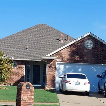 Buy this 3 bed house on 1001 East 131st Place in Glenpool, Tulsa County