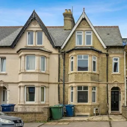 Buy this 8 bed duplex on 33 Divinity Road in Oxford, OX4 1LJ