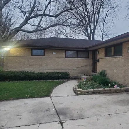 Buy this 4 bed house on 15200 Waterman Court in South Holland, IL 60473