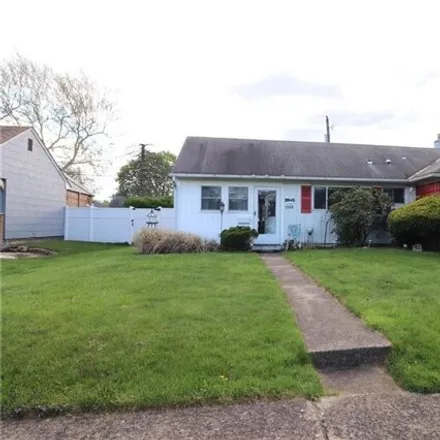 Buy this 2 bed house on 2073 Cloverdale Road in Bethlehem, PA 18018