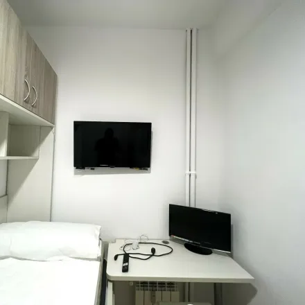 Rent this studio room on Calle de Miguel Servet in 8, 28012 Madrid