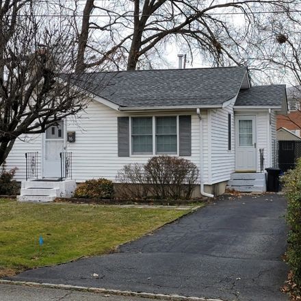 Rent this 2 bed house on Longview Ave in Lake Hiawatha, NJ