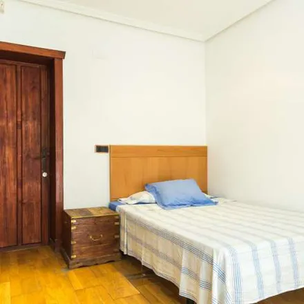 Image 2 - Calle de Amaniel, 12-14, 28015 Madrid, Spain - Apartment for rent