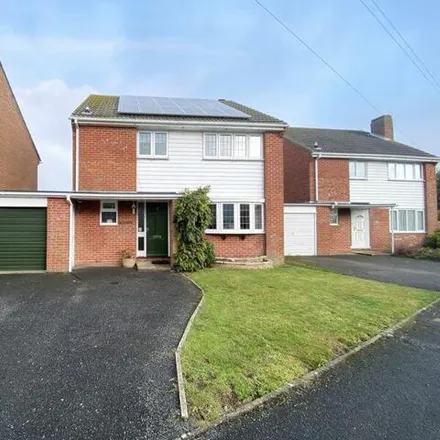Buy this 3 bed house on Canterbury Road in Stubbington, PO14 2LY