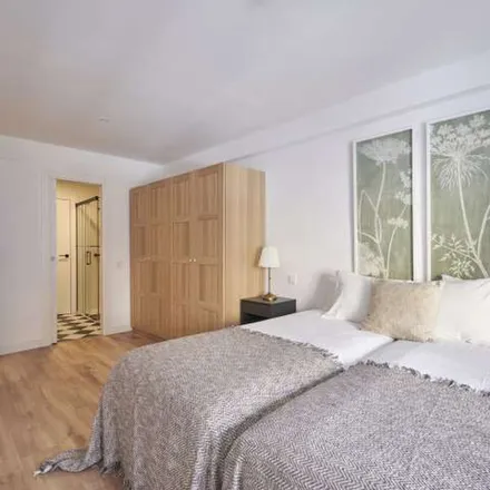 Rent this 3 bed apartment on Rastro Market in Paseo de Tilos asiáticos, 28005 Madrid