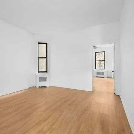 Image 2 - 108 West 17th Street, New York, NY 10011, USA - House for rent