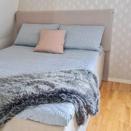 Rent this 1 bed apartment on Västmanlands tingsrätt in Sigurdsgatan, 722 10 Västerås