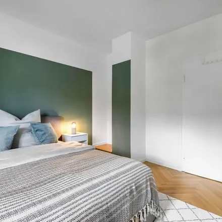 Rent this 4 bed apartment on Albert-Schäffle-Straße 94 in 70186 Stuttgart, Germany