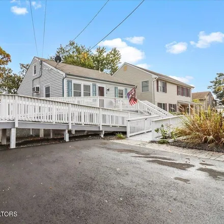 Image 3 - 19 Harbor View Lane, Toms River, NJ 08753, USA - House for sale