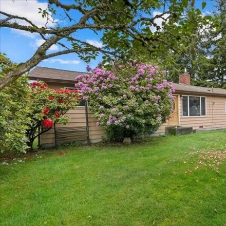 Buy this 2 bed house on Lynnwood Elementary School in 46th Avenue West, Lynnwood