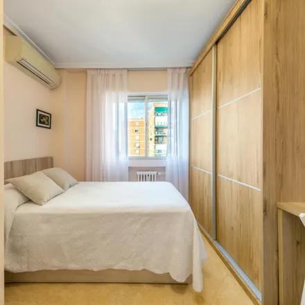 Image 1 - Calle de Camarena, 229, 28047 Madrid, Spain - Room for rent
