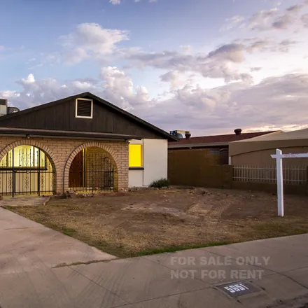 Image 2 - 5651 West Monte Vista Road, Phoenix, AZ 85035, USA - House for sale