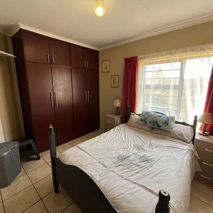 Image 4 - Eeufees Road, Bayswater, Bloemfontein, 9300, South Africa - Townhouse for rent