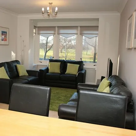 Rent this 3 bed apartment on Greenhead Street in Glasgow, G40 1HT