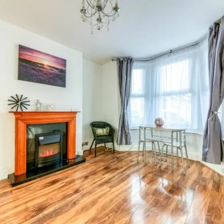 Image 2 - Fairholme Road, London, CR0 3PH, United Kingdom - Townhouse for sale