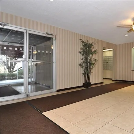 Image 4 - 255 Rumsey Road, Park Hill, City of Yonkers, NY 10701, USA - Condo for sale