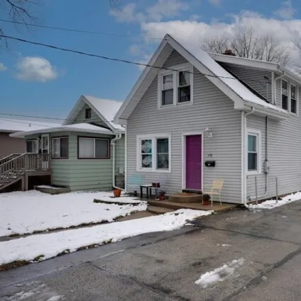 Buy this 3 bed house on 2618 Scofield Street in Madison, WI 53704