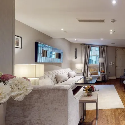 Rent this 4 bed townhouse on Montpelier Mews in London, SW7 1HB