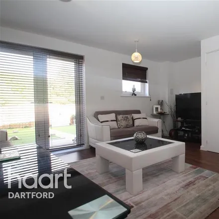 Rent this 2 bed townhouse on Nisa Local in Telford Square, Dartford