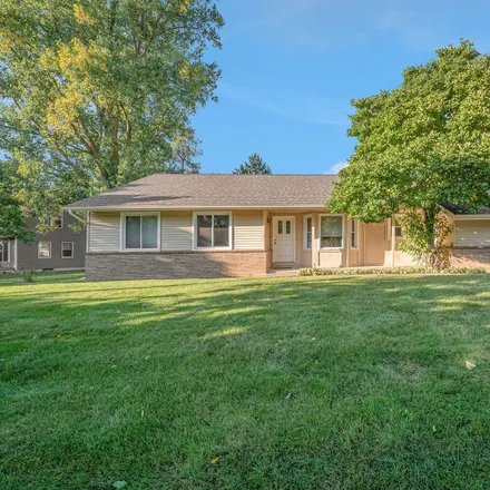 Buy this 3 bed house on 2775 Meadowbrook Drive Southeast in Grand Rapids, MI 49546